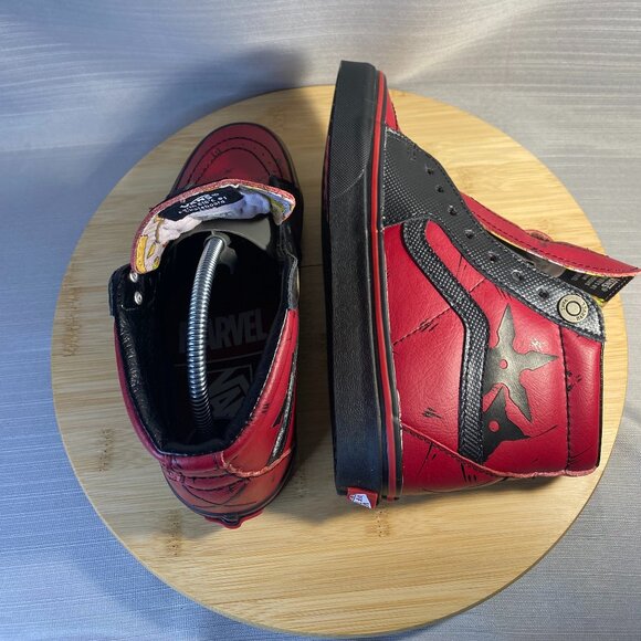 Vans x Marvel Deadpool Black Red Limited Sneakers Mens 4 Womens 5.5 U.S A0703 t - Picture 5 of 8